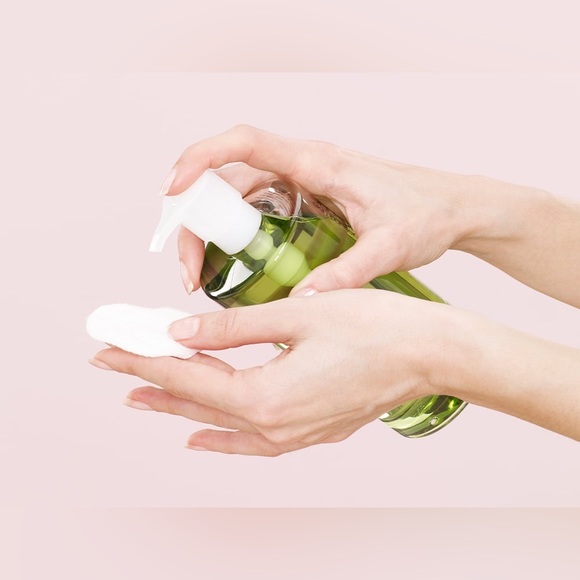 Fig.1 Micellar Oil Cleanser - Picture 6 of 8